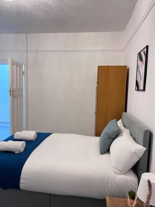 Spacious 3 Bed Flat - Beach Nearby - No Pets Southend-on-Sea Exterior photo