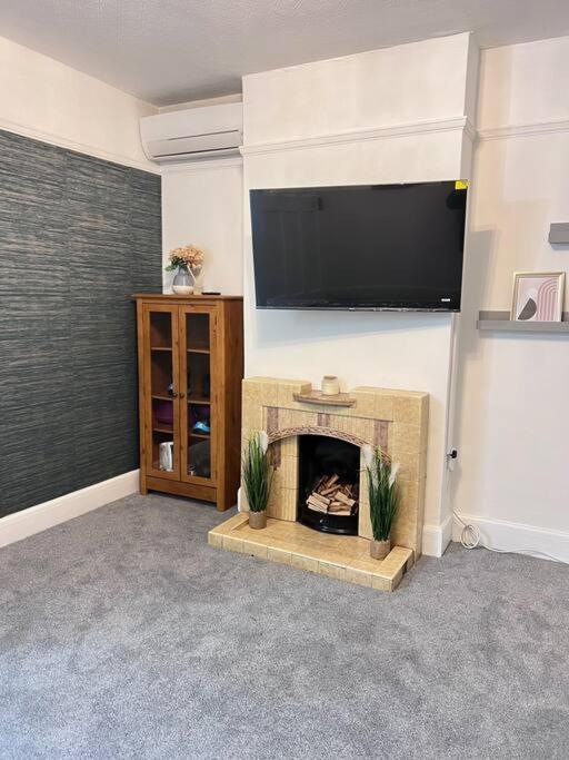 Spacious 3 Bed Flat - Beach Nearby - No Pets Southend-on-Sea Exterior photo